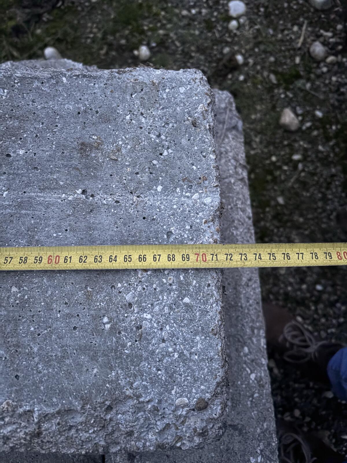 Betonblöcke, Klötze, Betongewichte, Betonwürfel 2