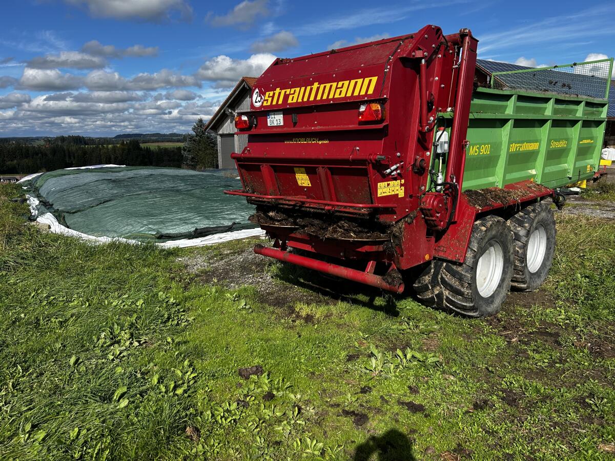 Vermietung Miststreuer 2