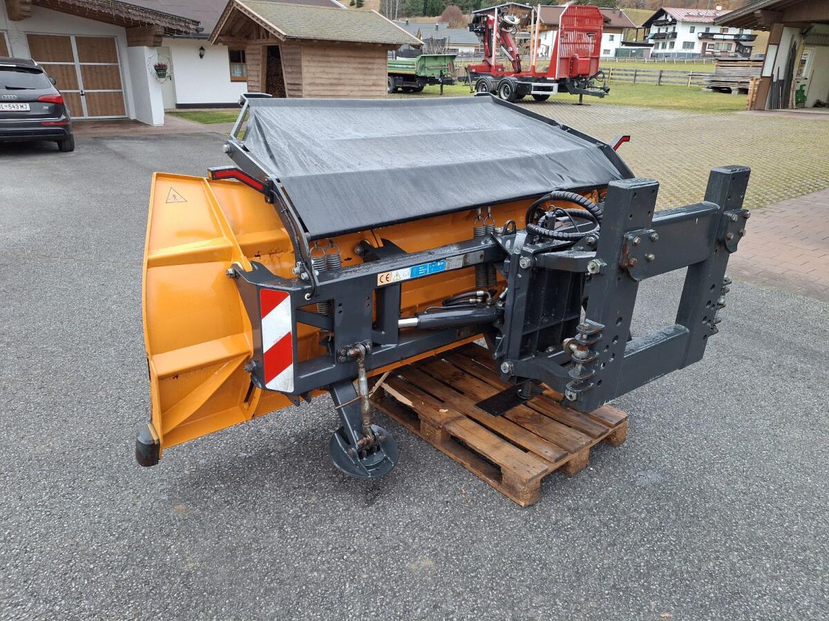 Wintec T III 320 Schneepflug 3