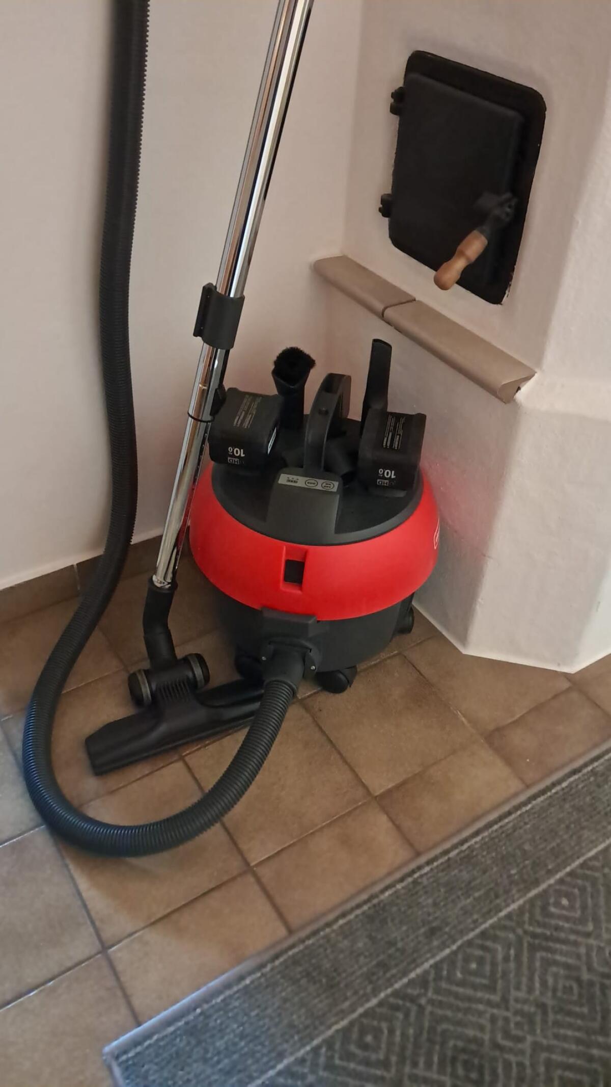 CLEANFIX S10 Plus CAS Akku-Staubsauger - neuwertig 1