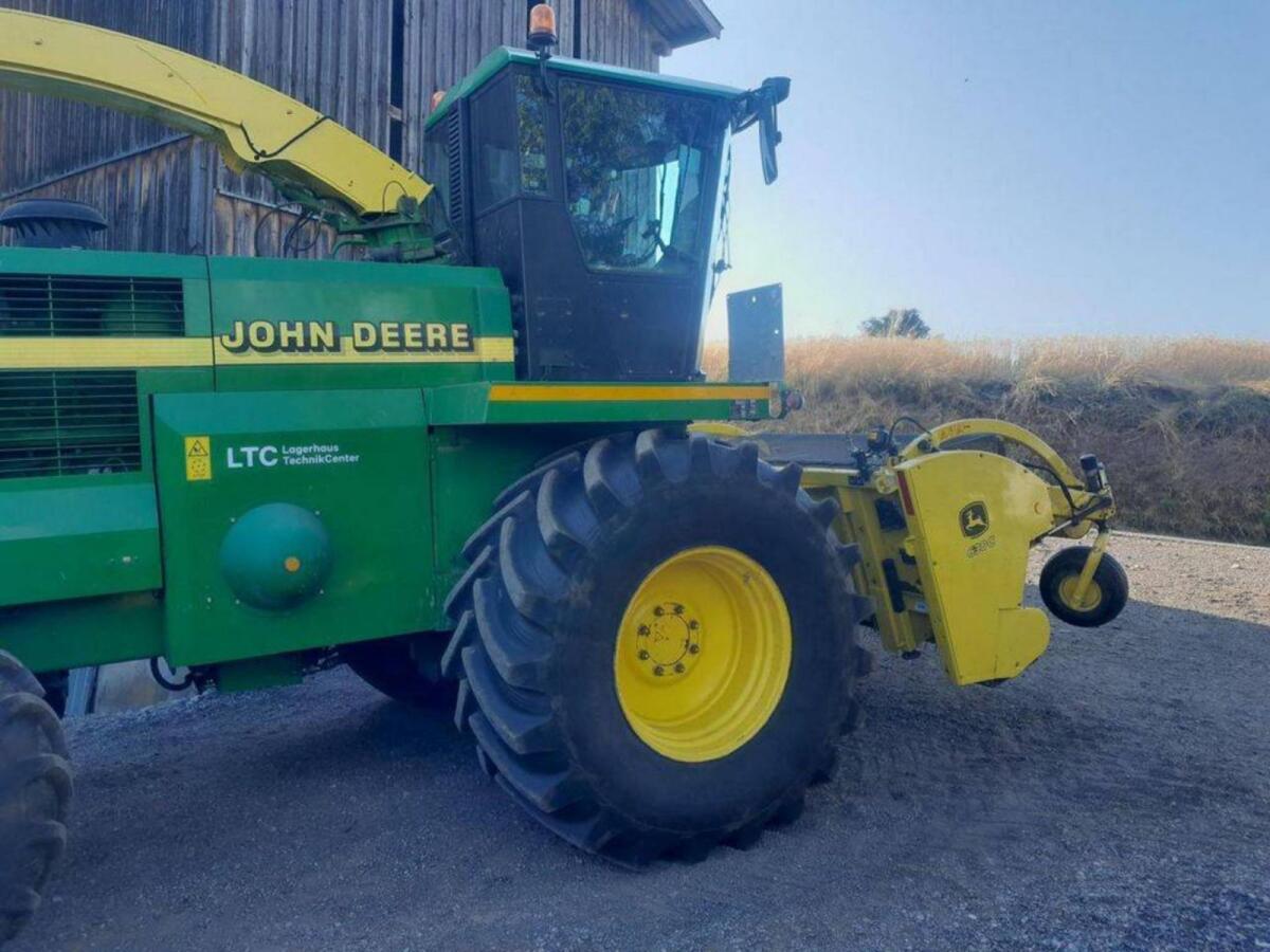 Feldhäcksler John Deere 6850 3