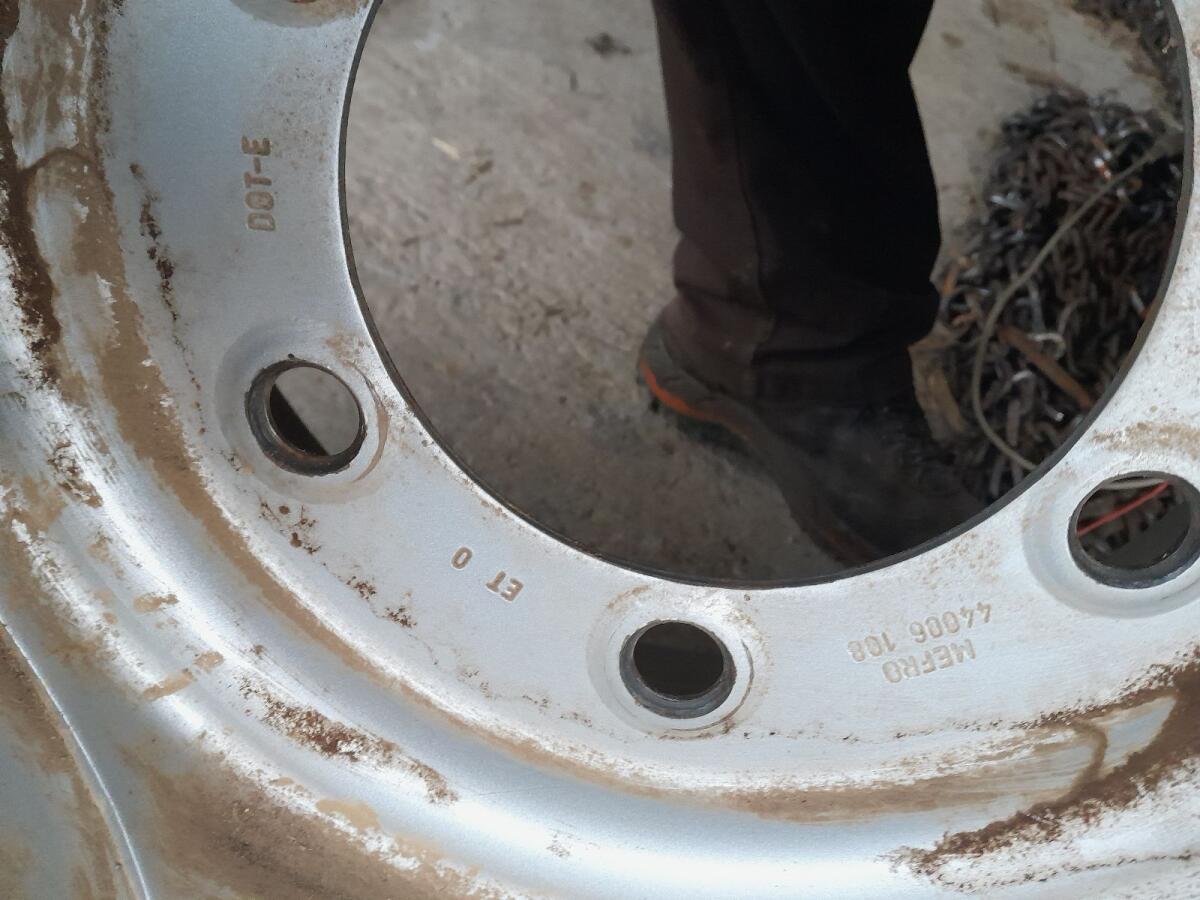 Kompletträder, Geräte und Alteisen 3