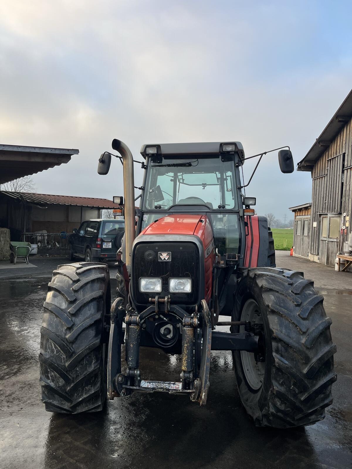 Massey Ferguson 4270 2
