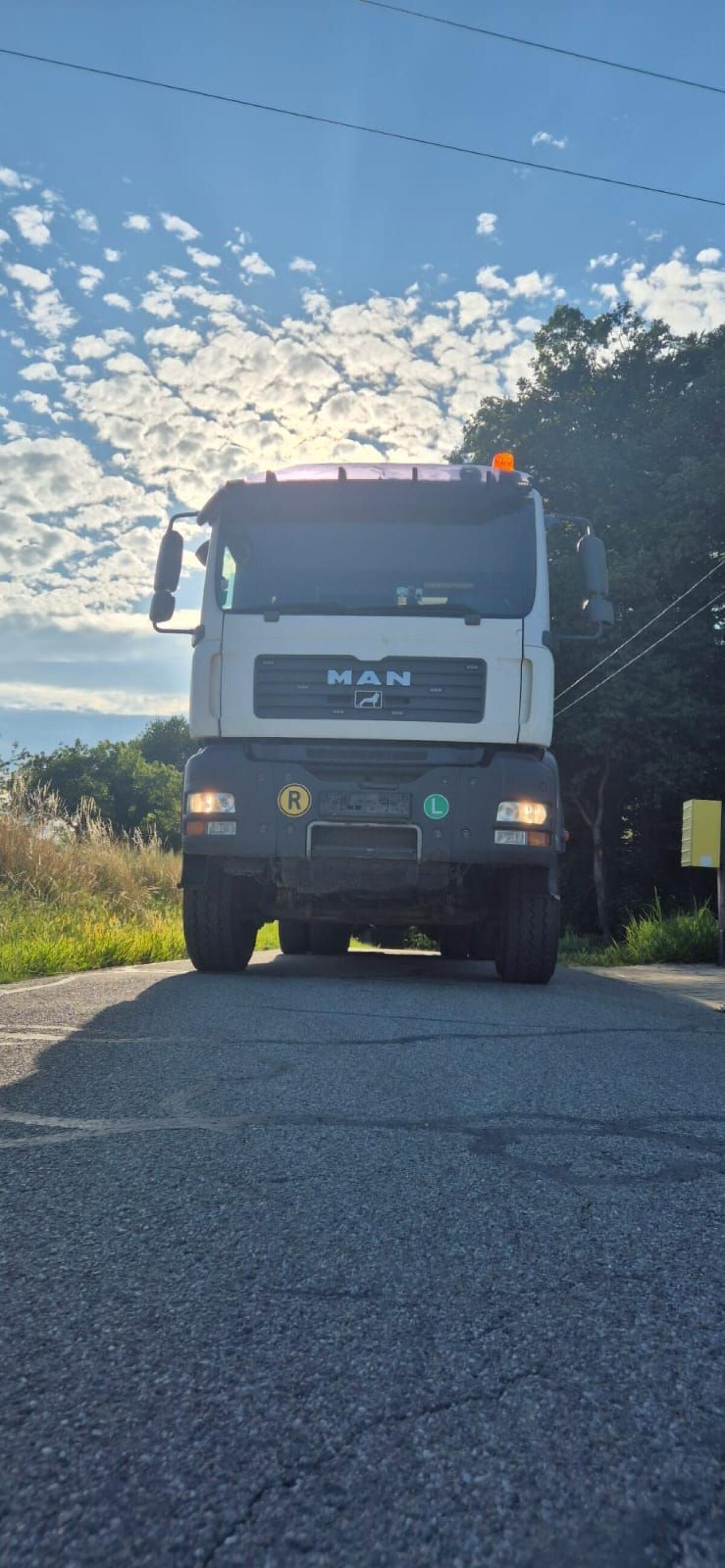 MAN TGA 33.480 mit Palfinger Heckkran PK 20002 2