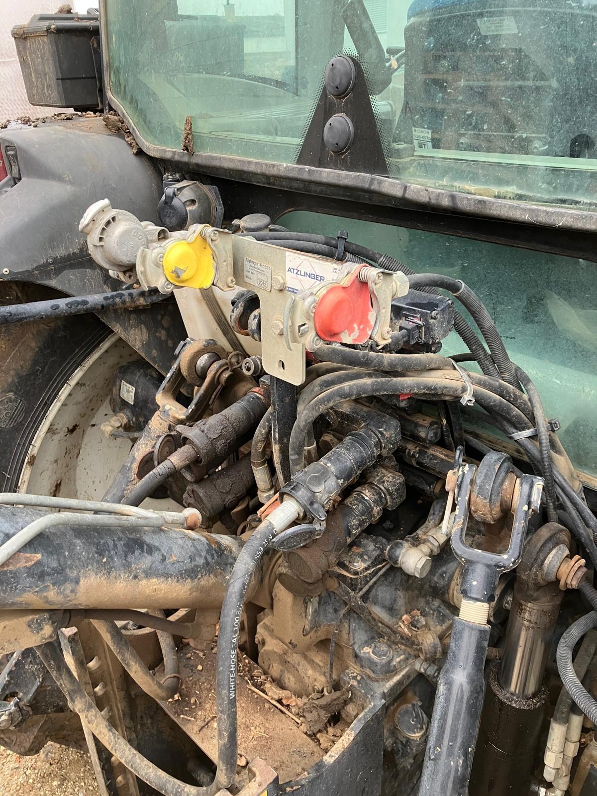 New Holland 4050 DeLuxe 3