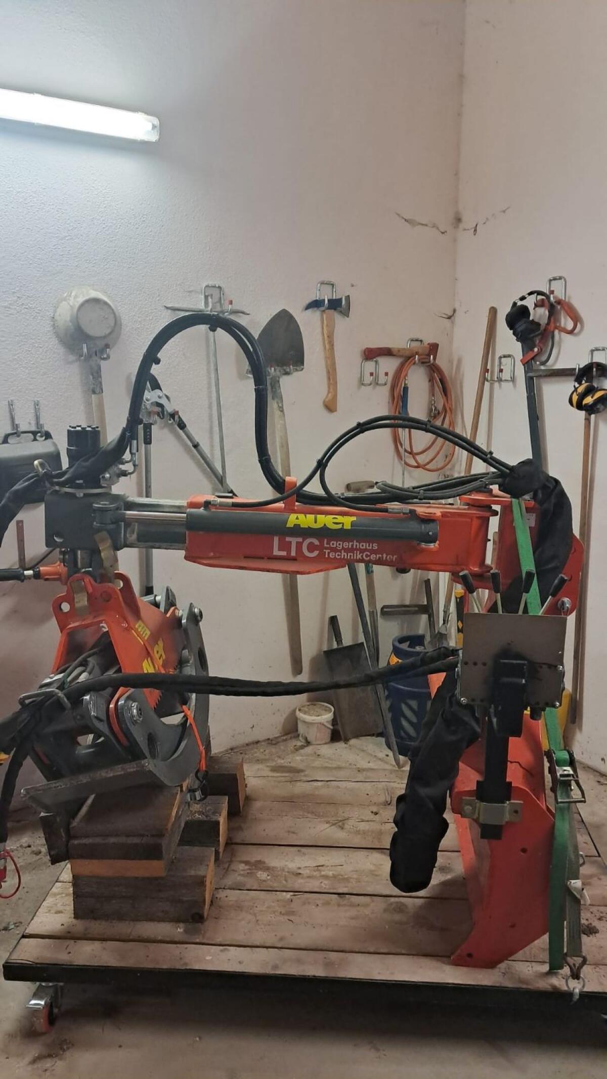 Auer Forstzange mit Steuerblock 3