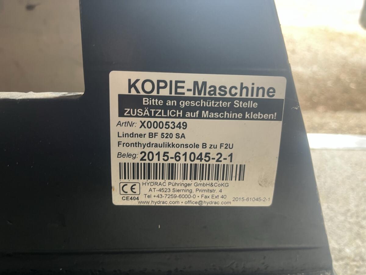 Anbaukonsolen Fronthydraulik Lindner 520 SA 3