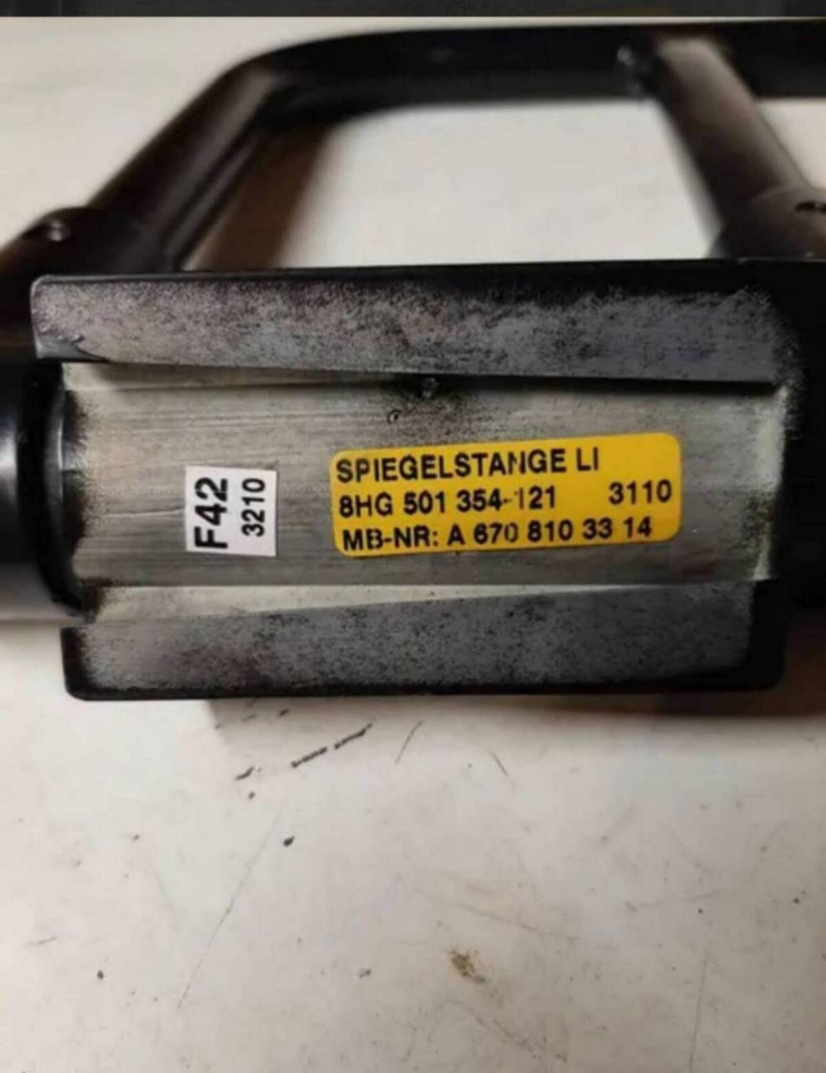 Spiegelhalterung Mercedes LKW 2