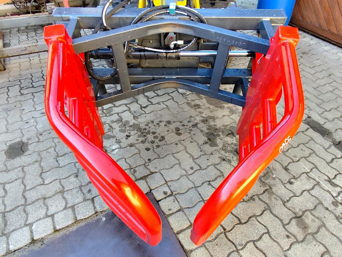 Ballenzange mit Weidemann HY-Aufnahme 1