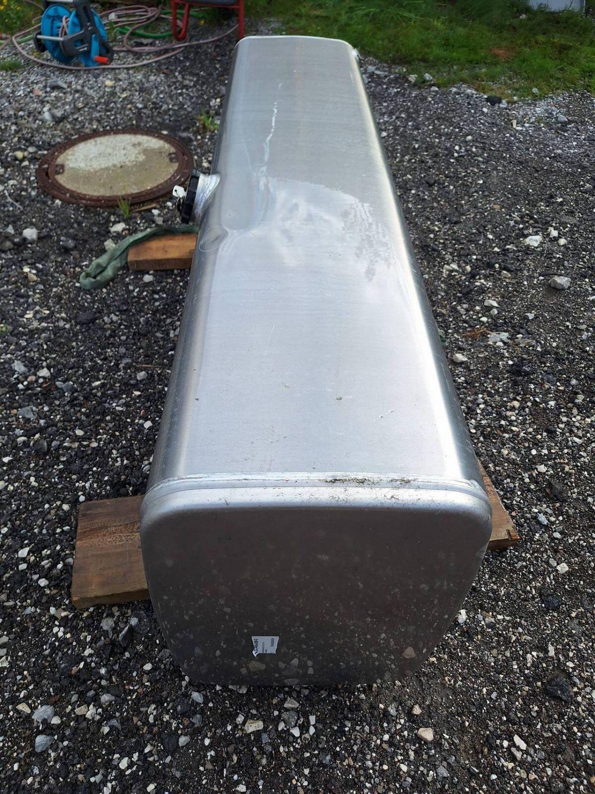 LKW Kraftstofftank SMA Serbat 550 l 2