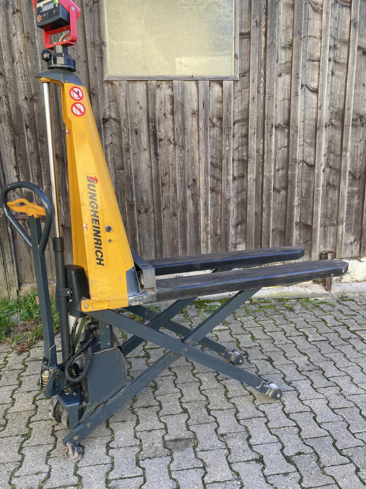 Elektrischer Scherenhubwagen 2