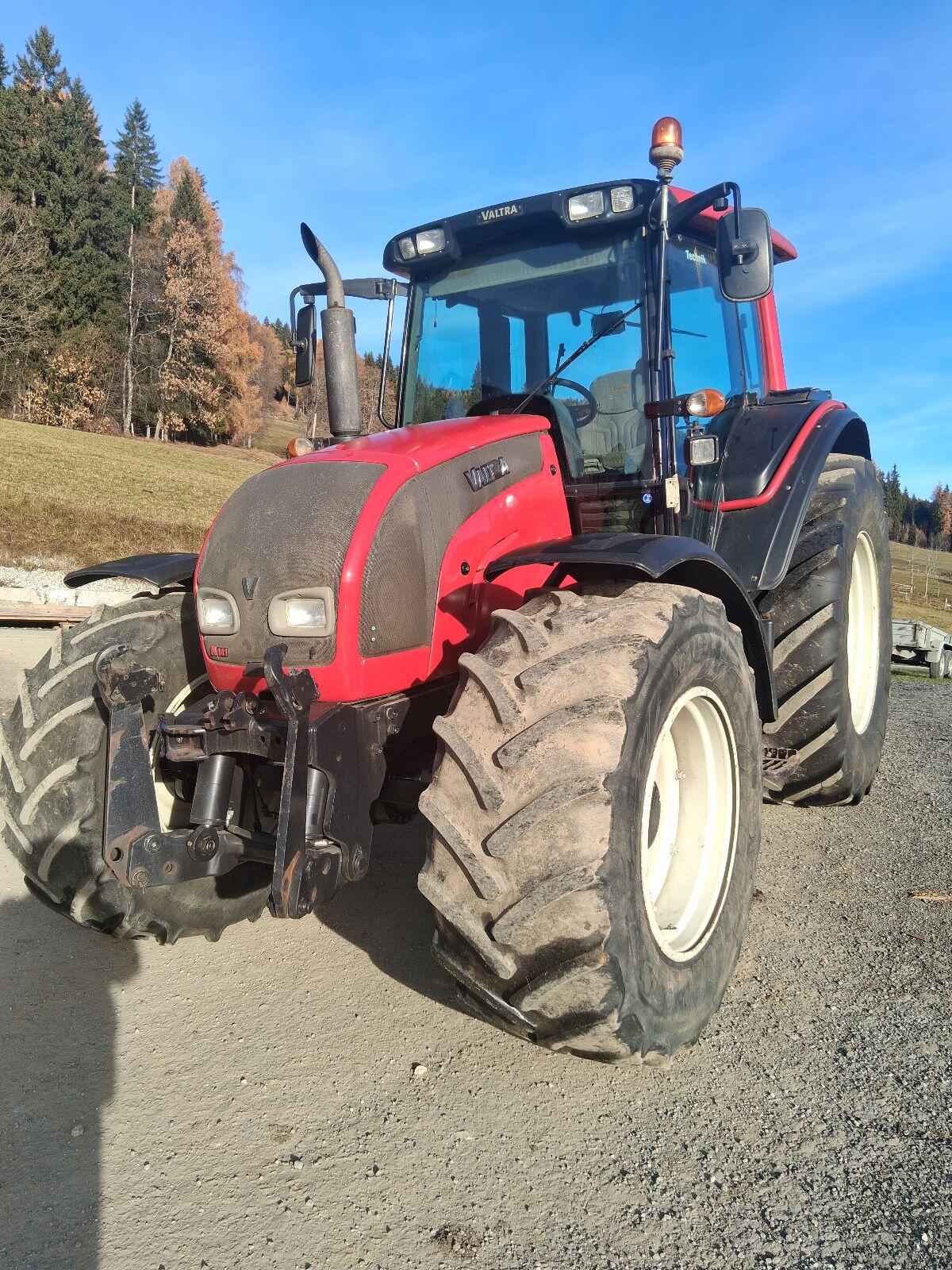 Valtra N141 1