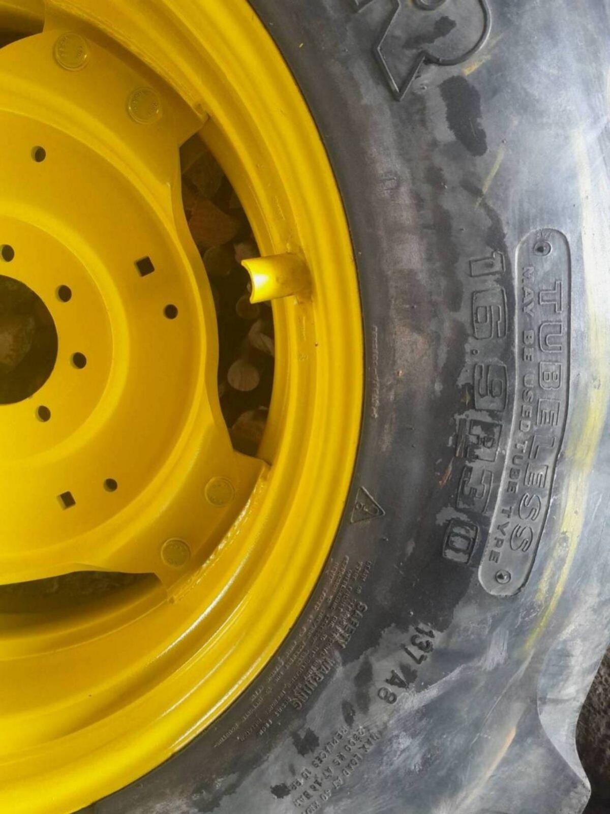 Kompletträder John Deere 2