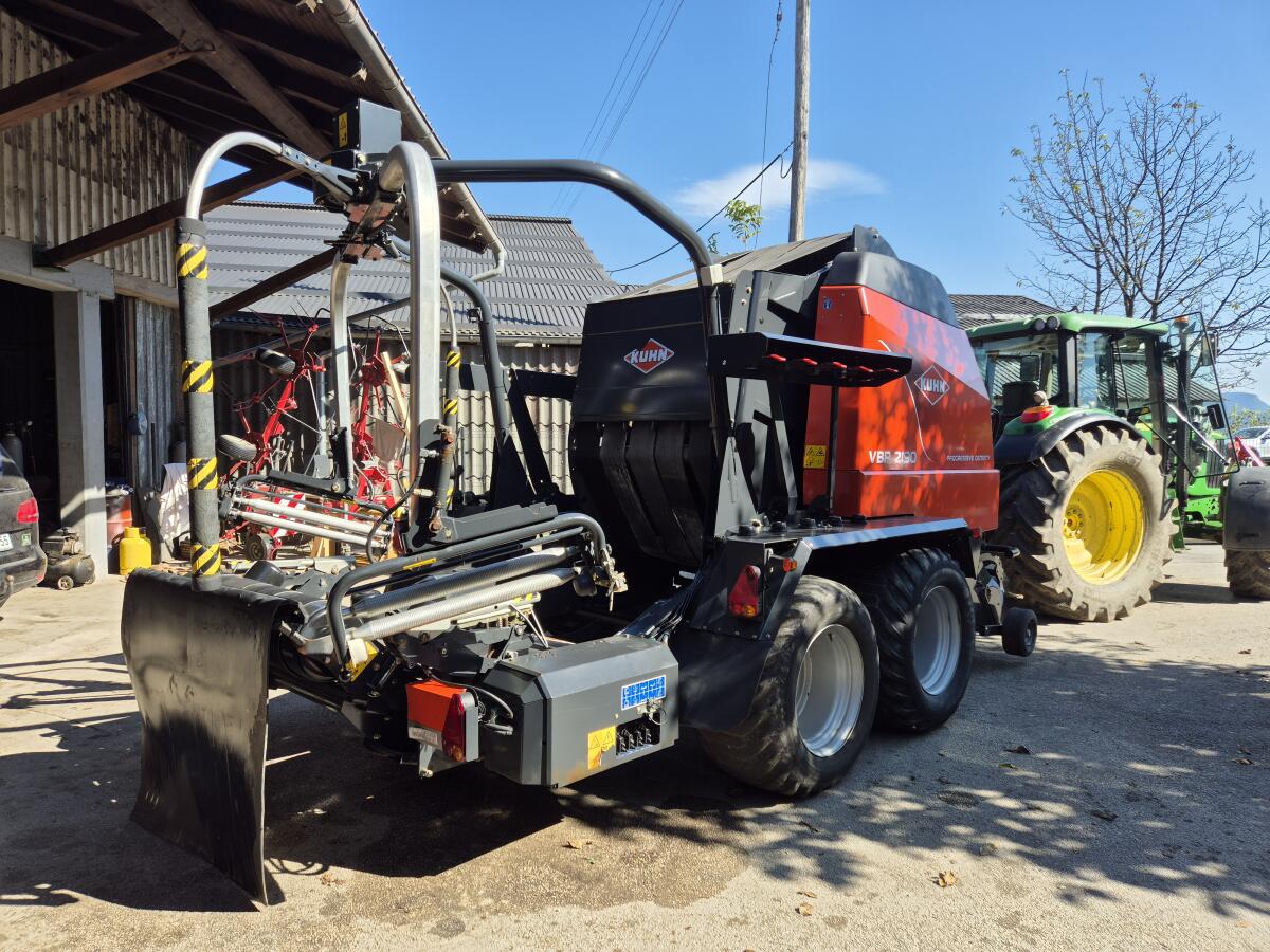 KUHN VBP 2190 OC Ballenpresse 3