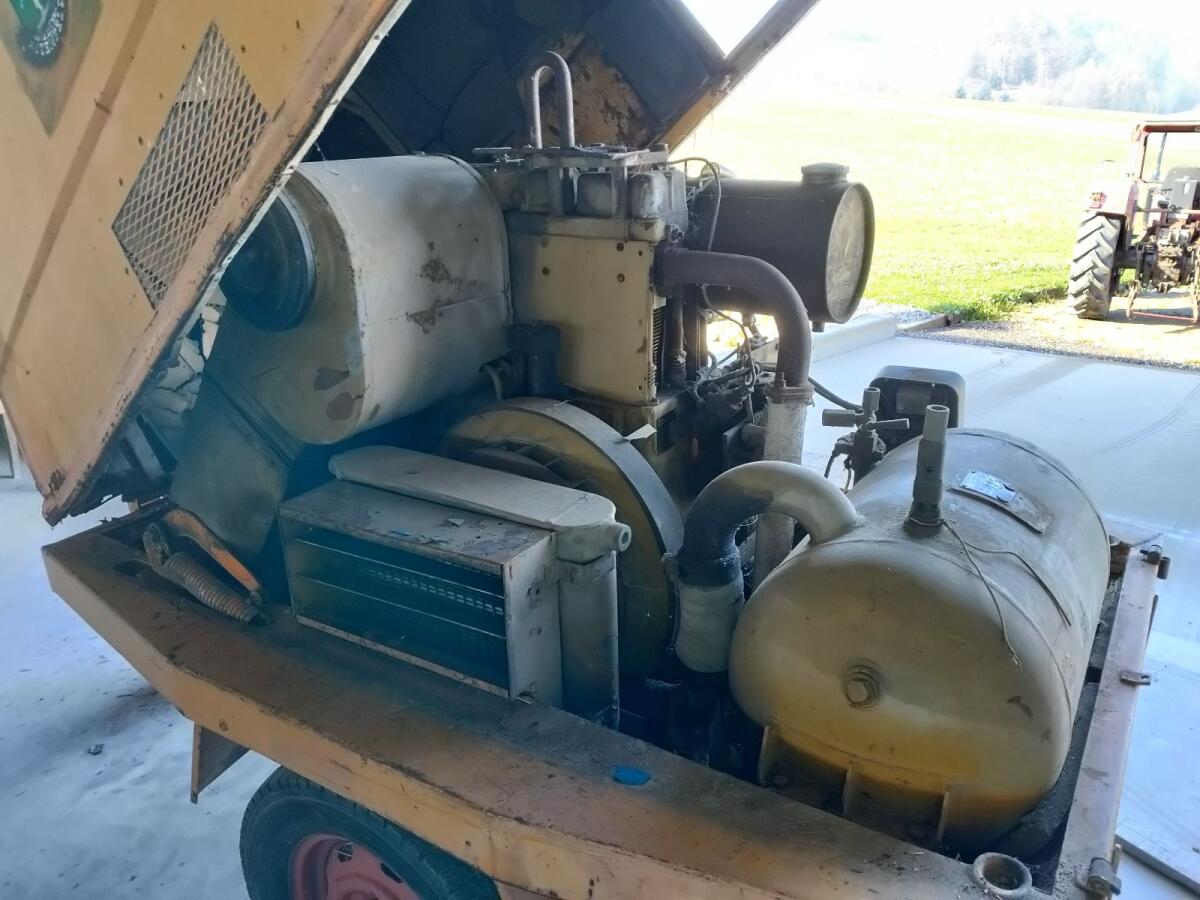 Baustellenkompressor Jenbacher, Schremmhammer + 16 Meißel 2