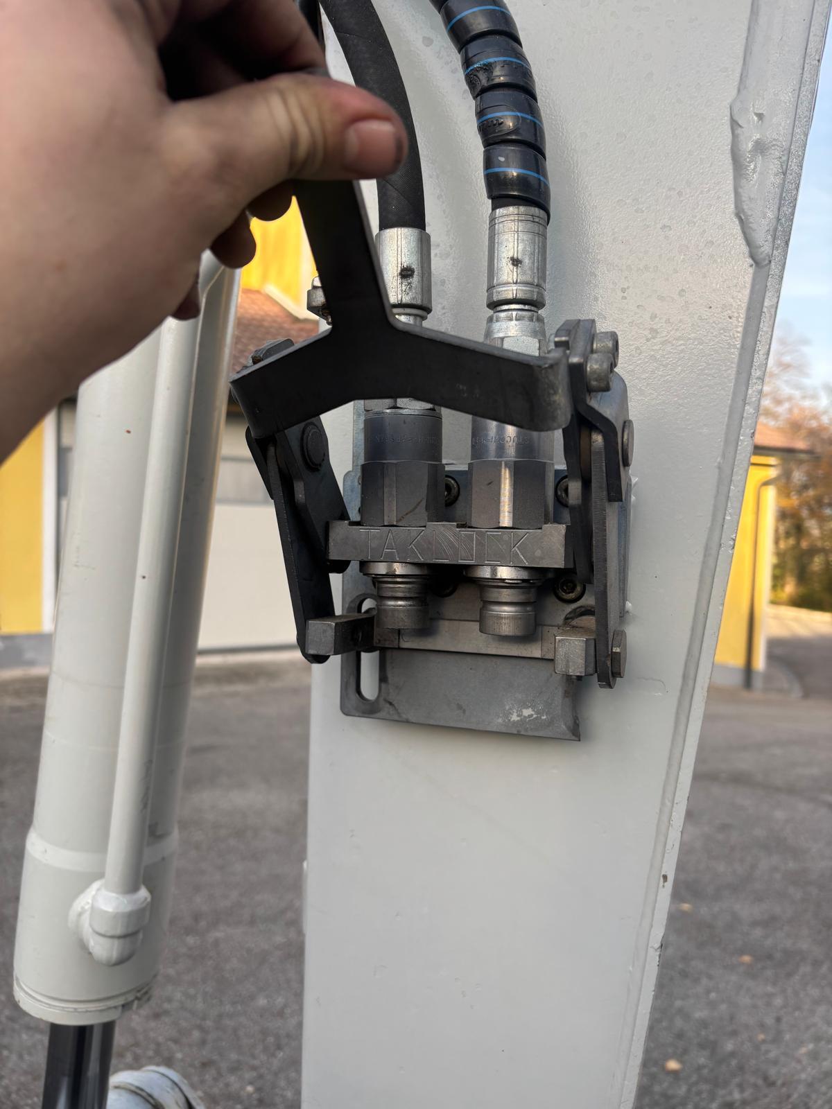 Schnellkupplung Taklock Takeuchi Bagger 2