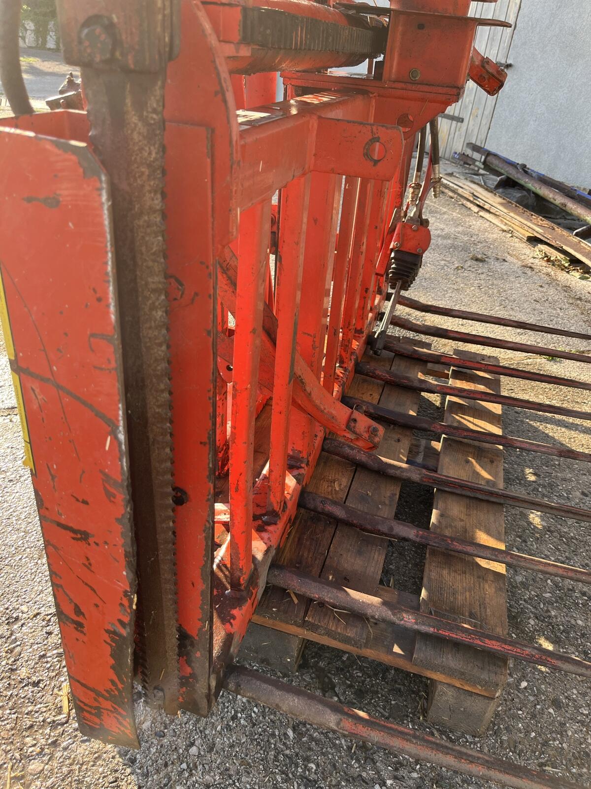 Kuhn Siloblockschneider 3