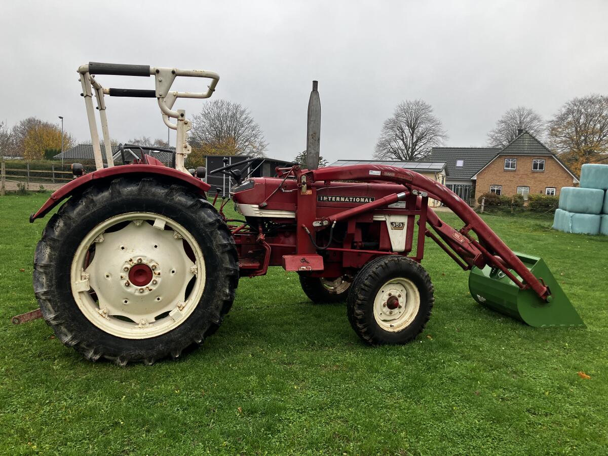 IHC 353 mit Baas Frontlader 3