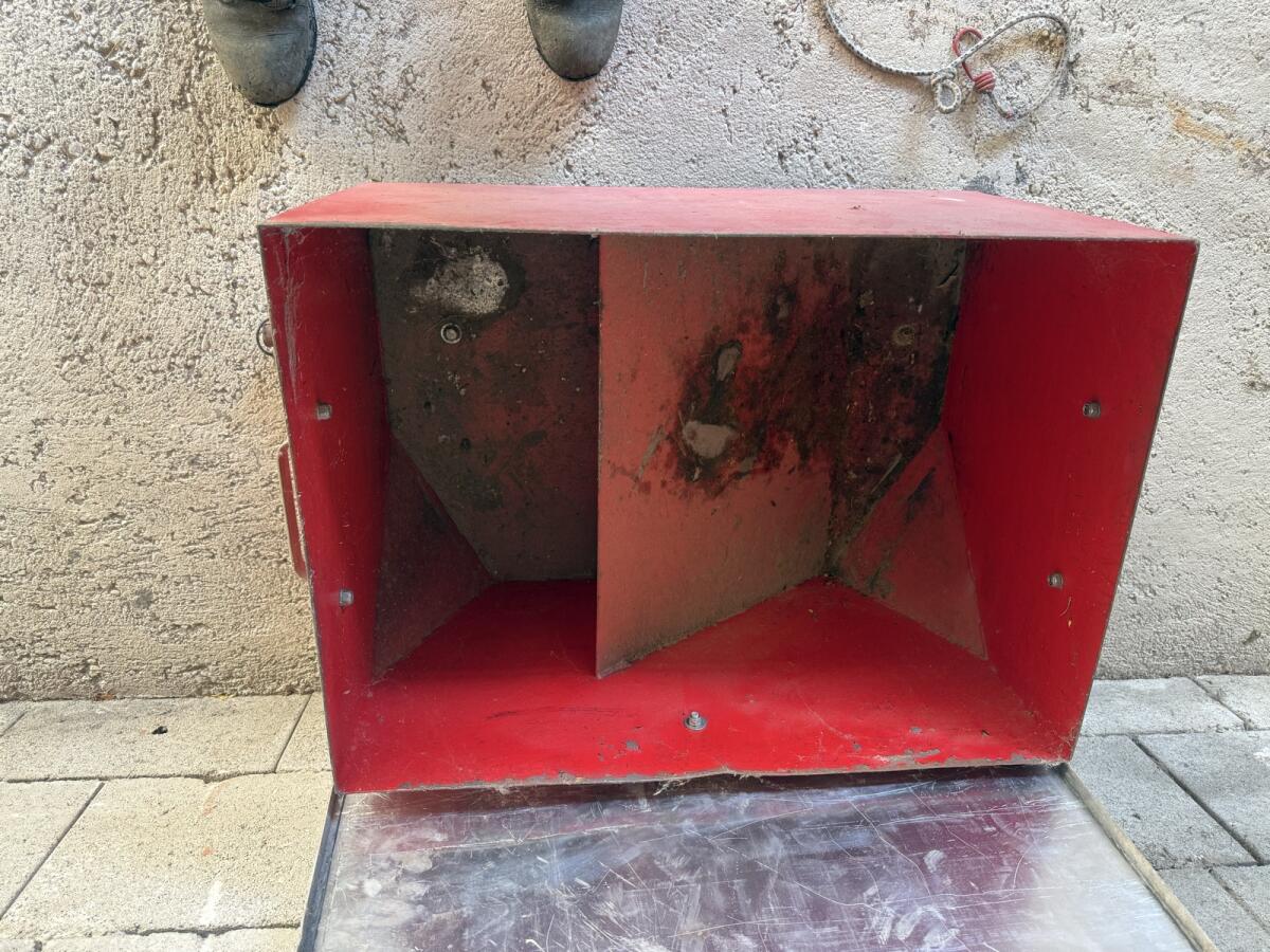Kiste für Fronthydraulik 2