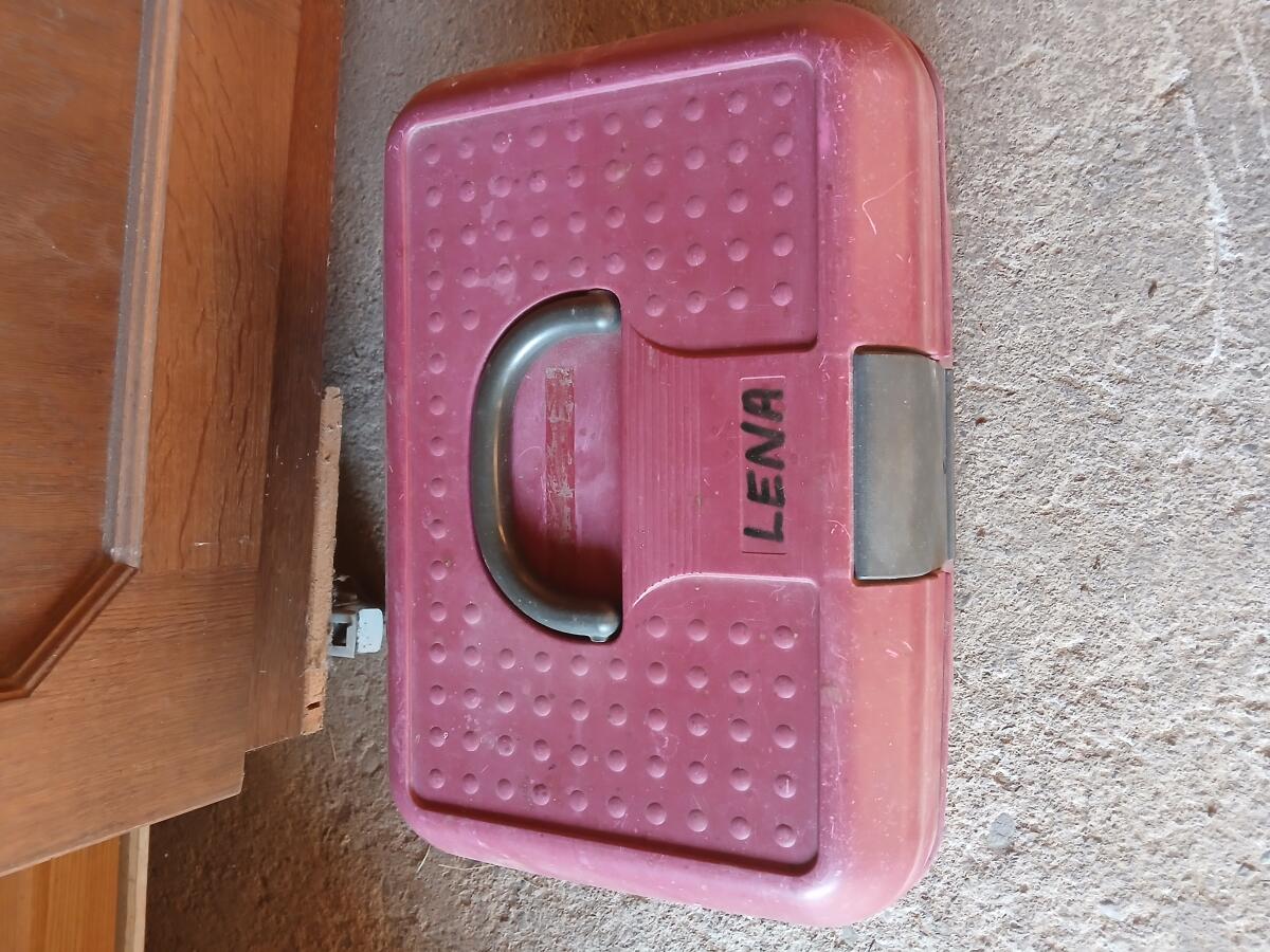 Günstige Putzkoffer/Box und Stabile Heunetze 2