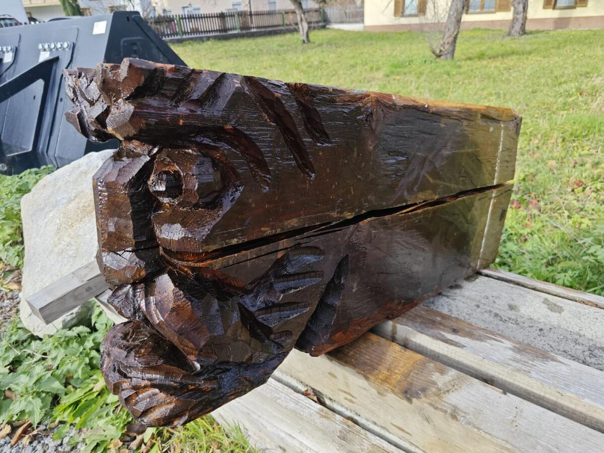 Gebrauchter geschnitzter antiker Holzkopf 3