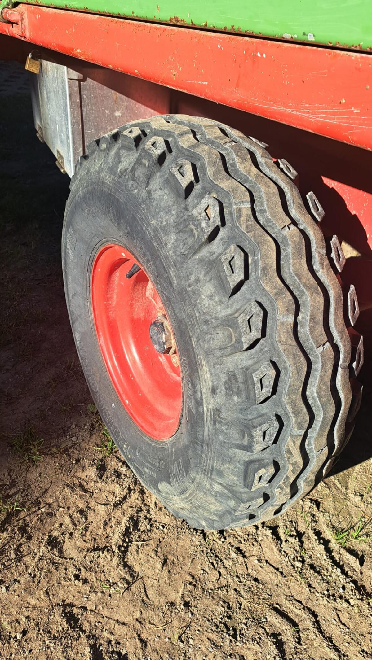 Gögl Anhänger 3-Seitenkipper 2