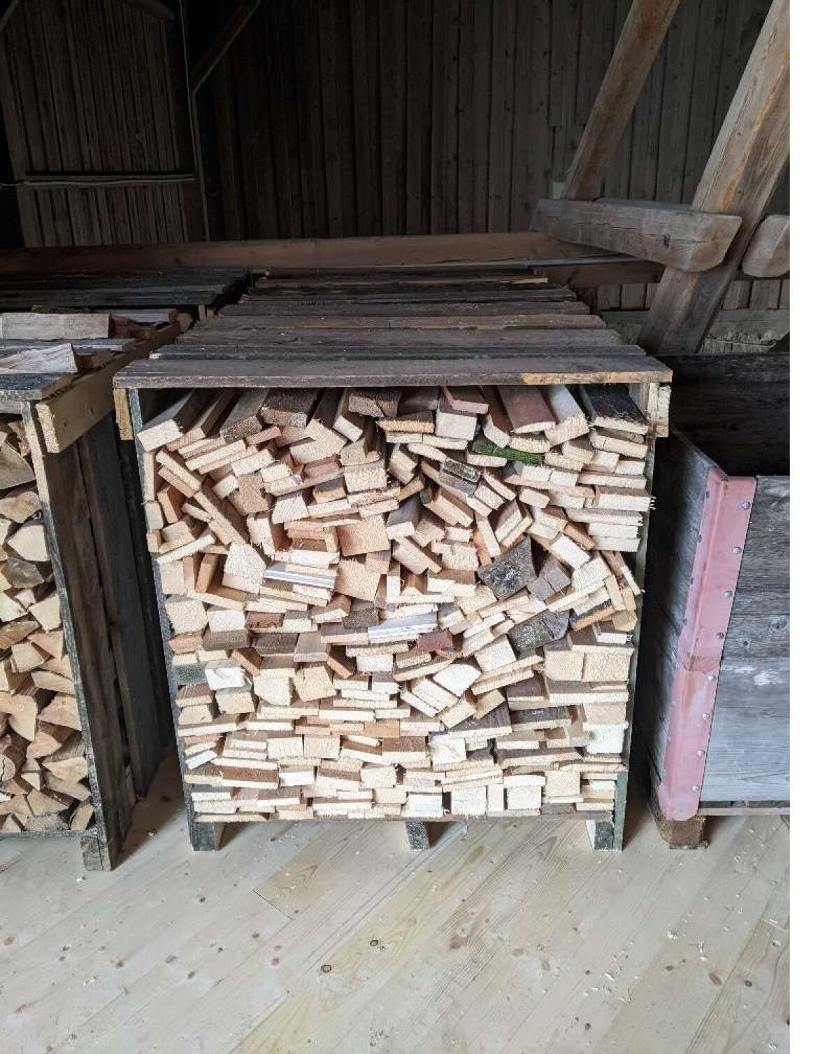 Trockenes Brennholz - Fichte & Bauholz - geschnitten auf 33 cm 1