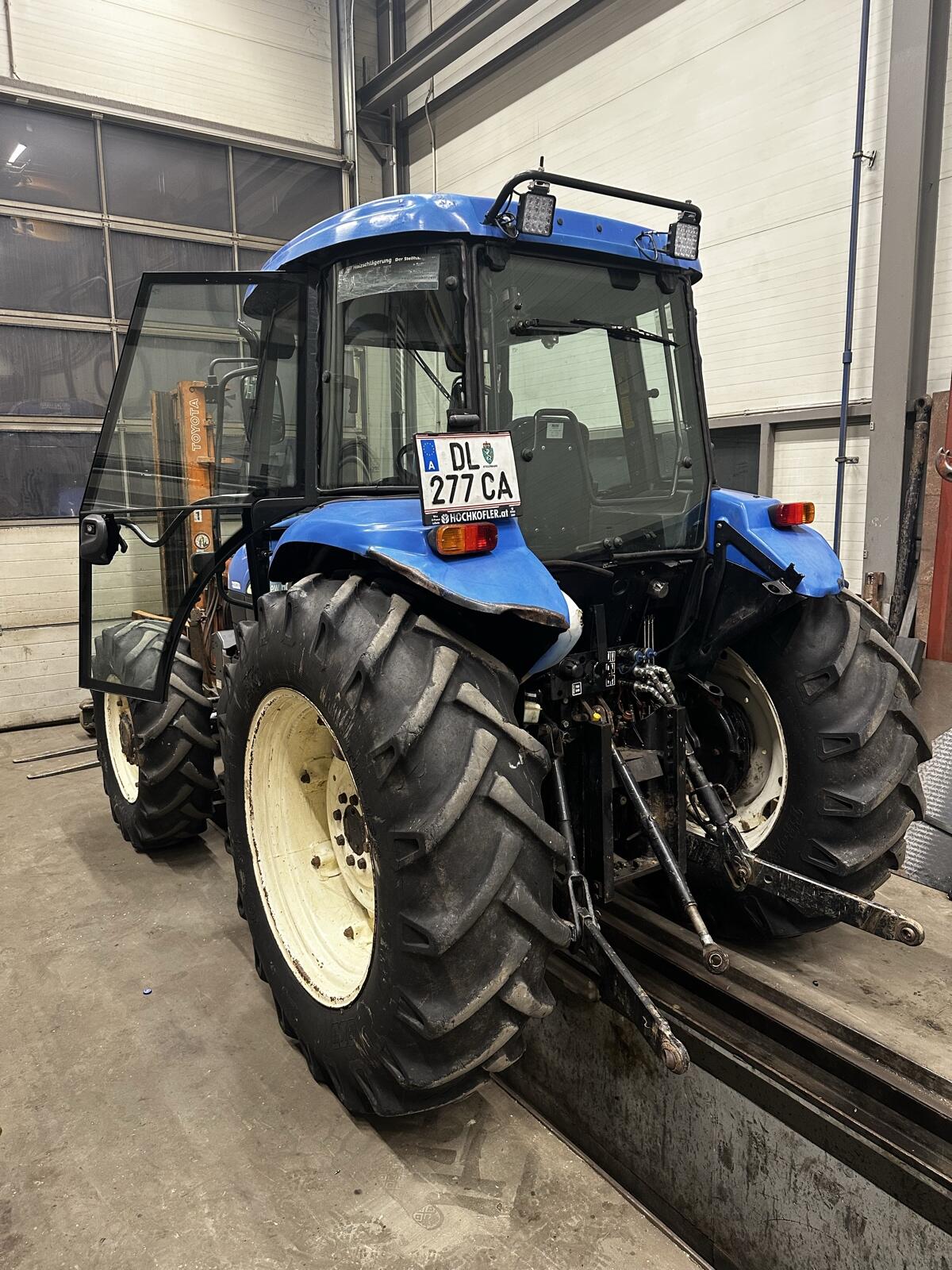 New Holland TD95D 2