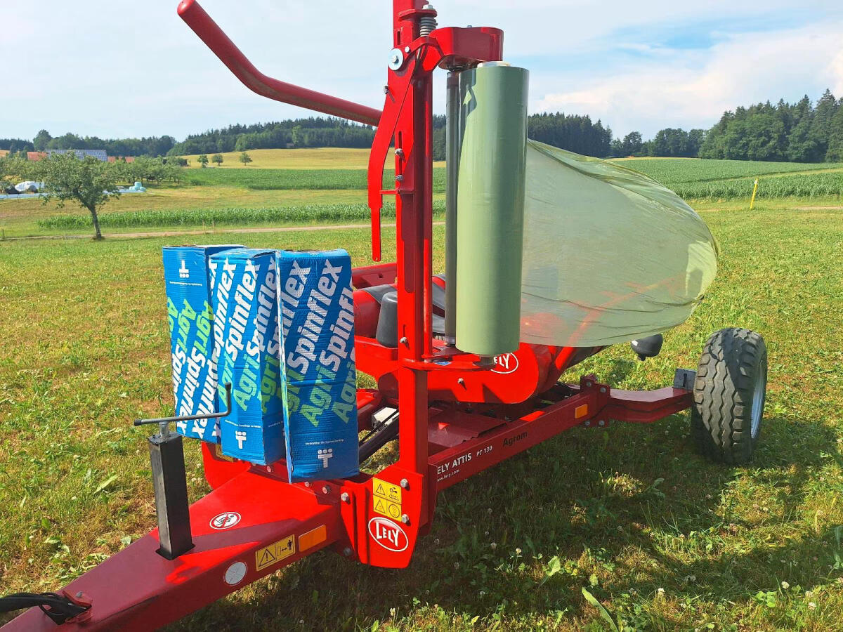 Lely Attis PT 130 Ballenwickler 2