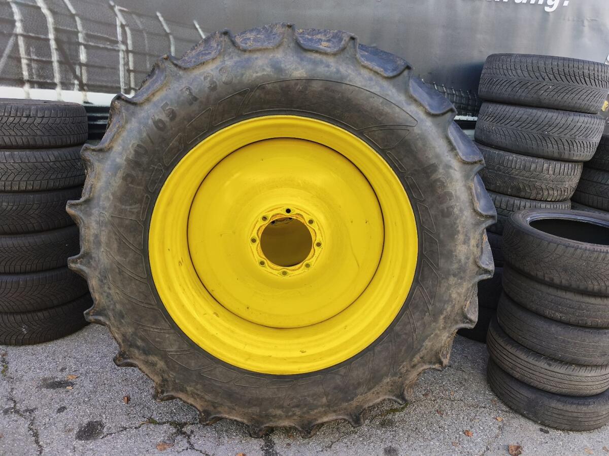 Kompletträder 540/65R38 Mitas AC65 für John Deere 6M 1