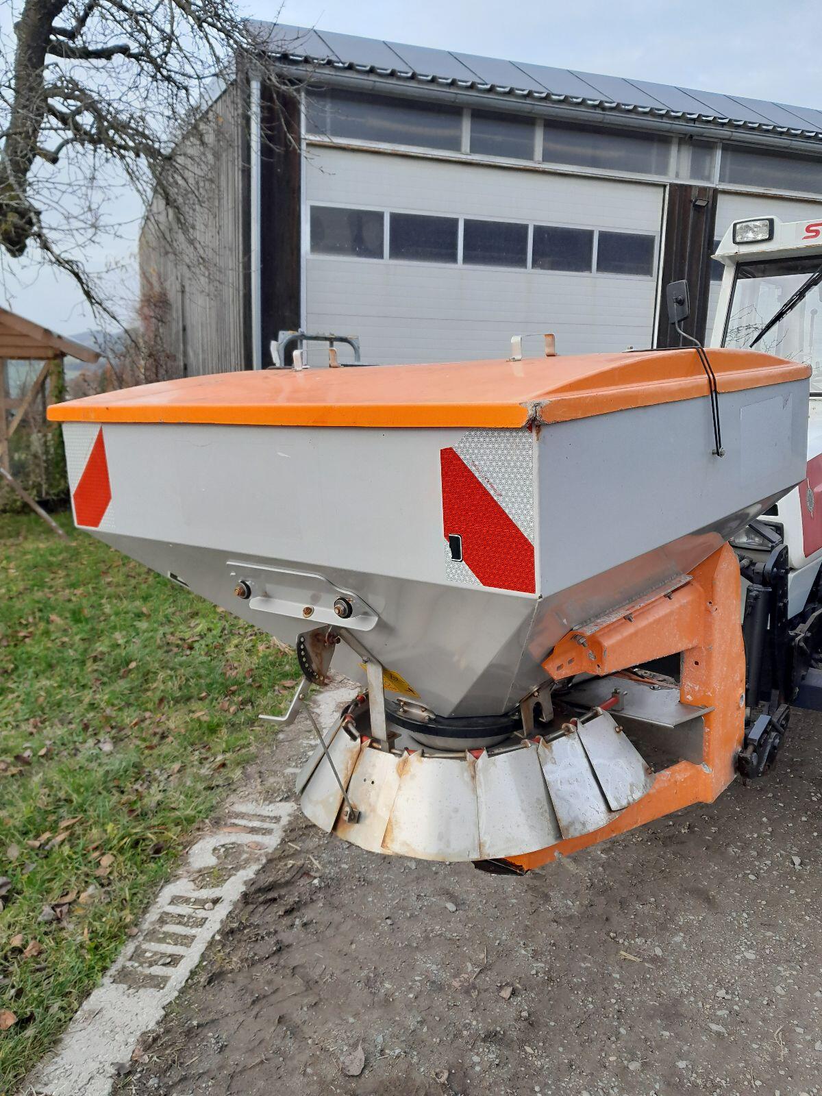Salz- und Splittstreuer, wenig gebraucht 3