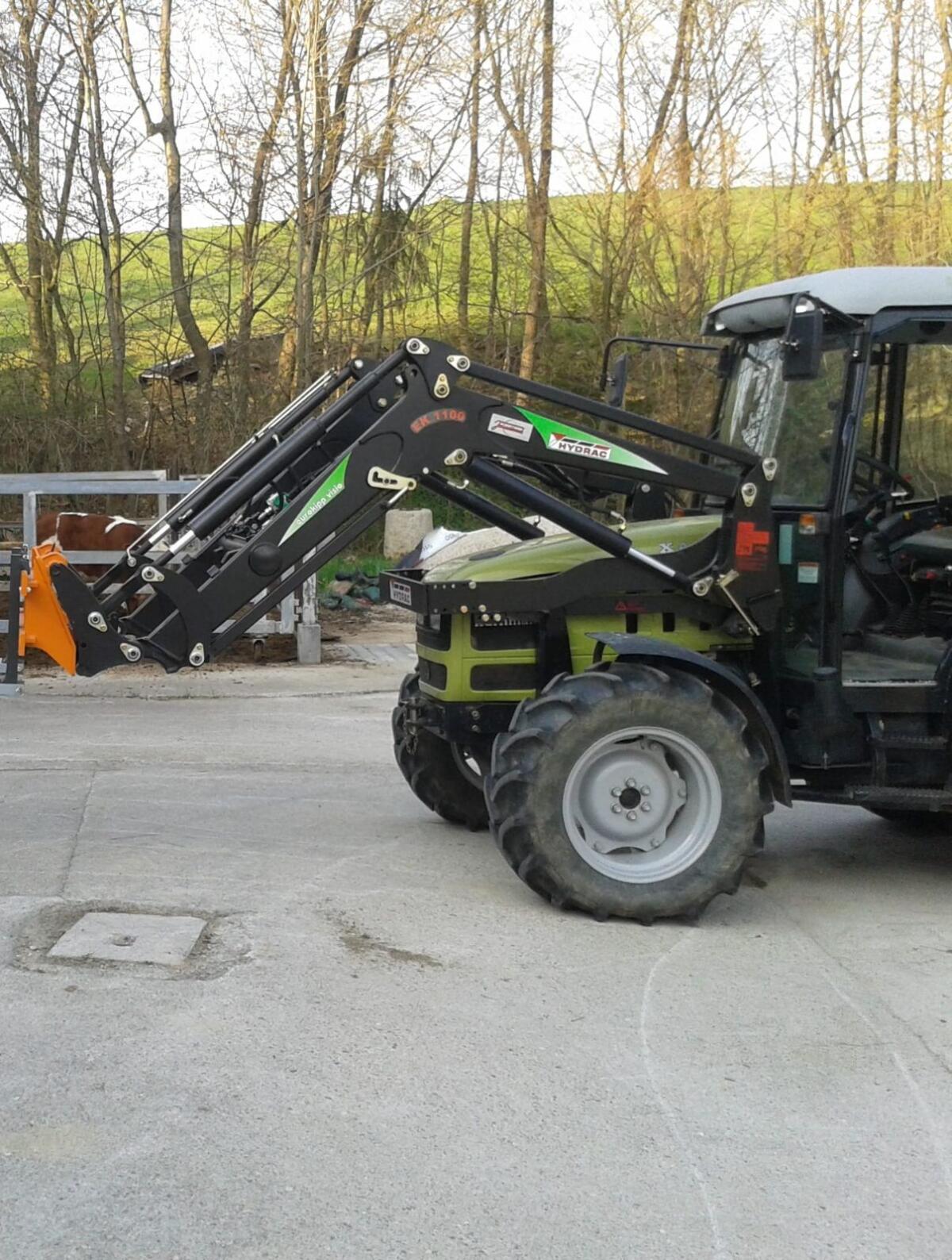 Traktor Hürlimann XA66 mit Hydrac Frontlader 2