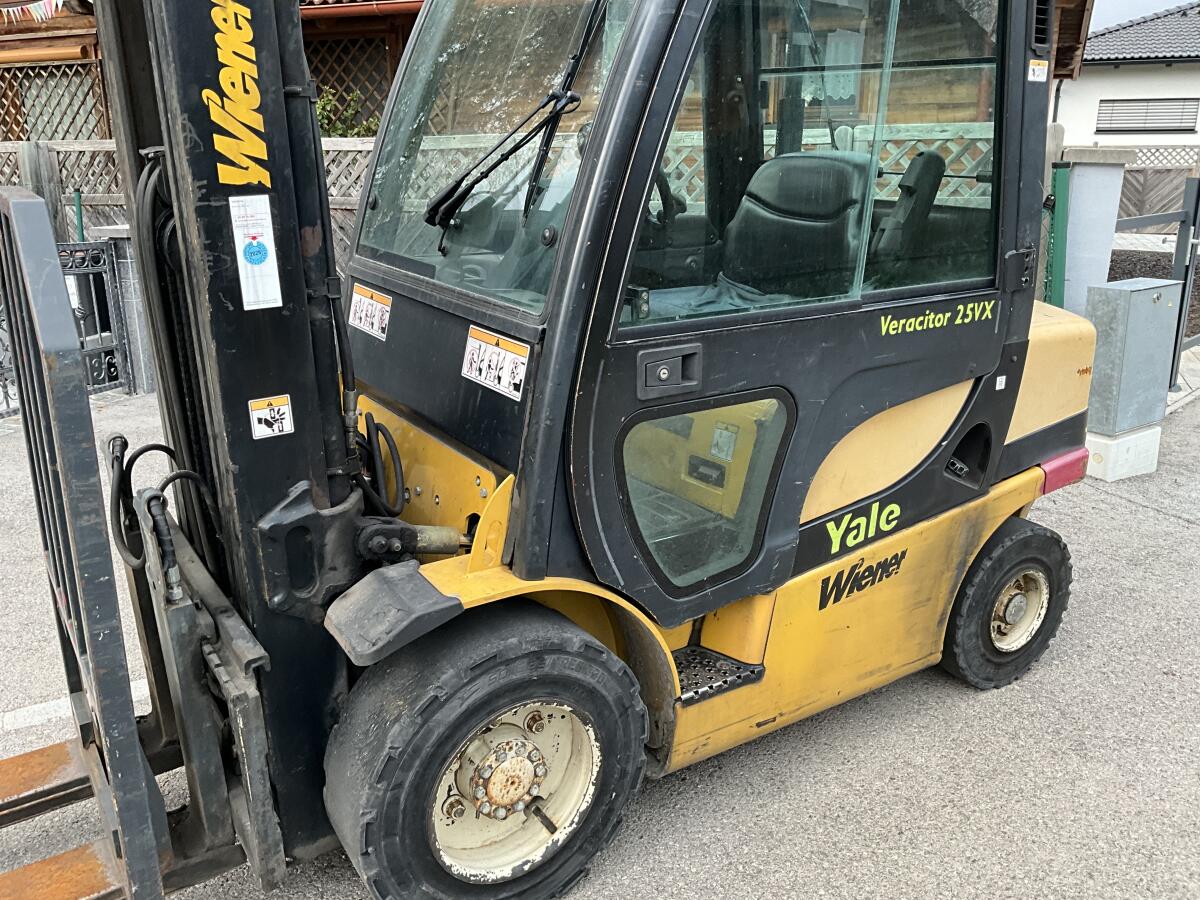 Dieselstapler Yale GDP25VX 3