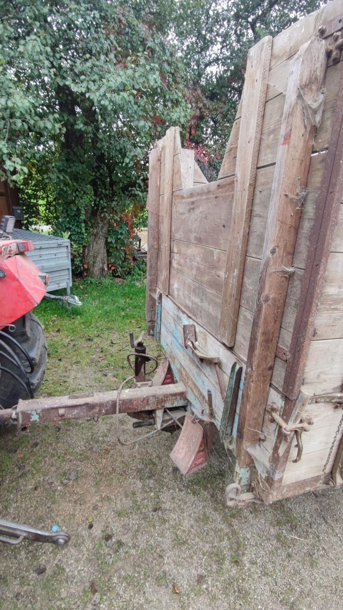 Anhänger/Miststreuer Mengele 1