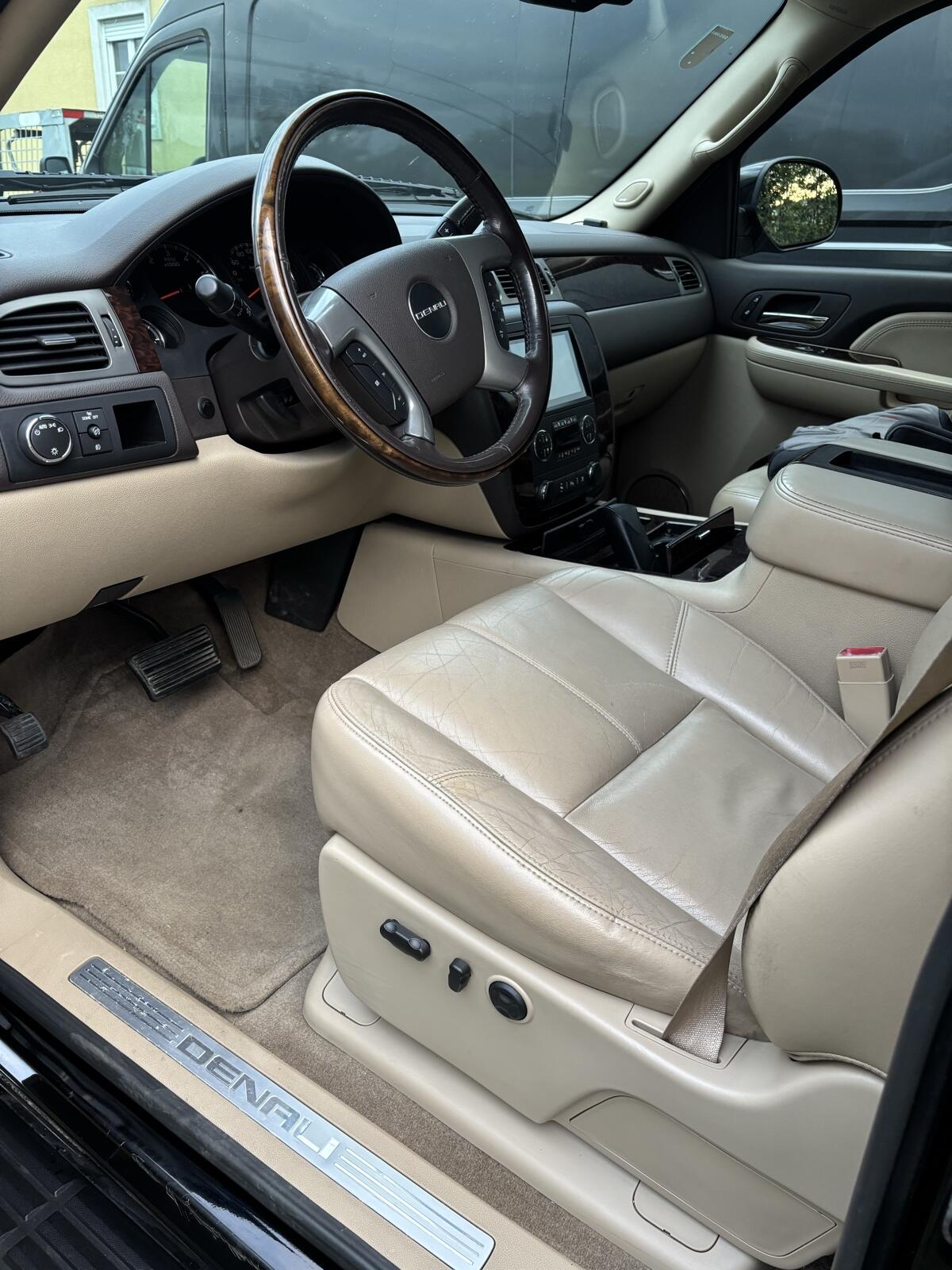 GMC Sierra Denali Pickup 6,2L V8 3