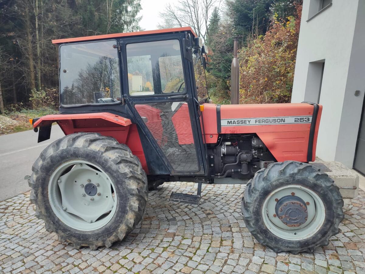 Massey Ferguson 253 2