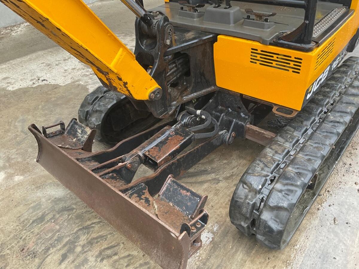 JCB 16C-1 3