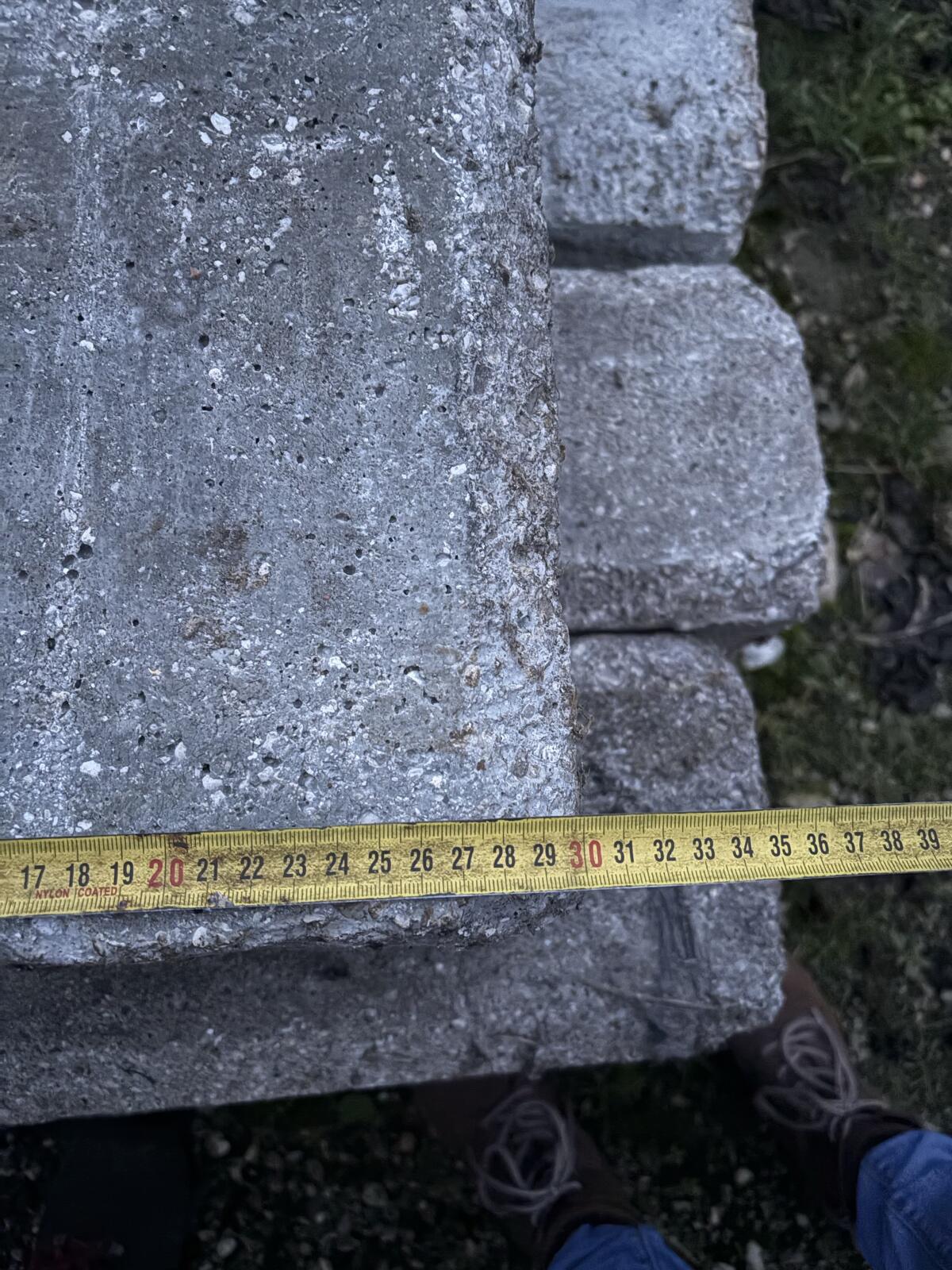 Betonblöcke, Klötze, Betongewichte, Betonwürfel 3