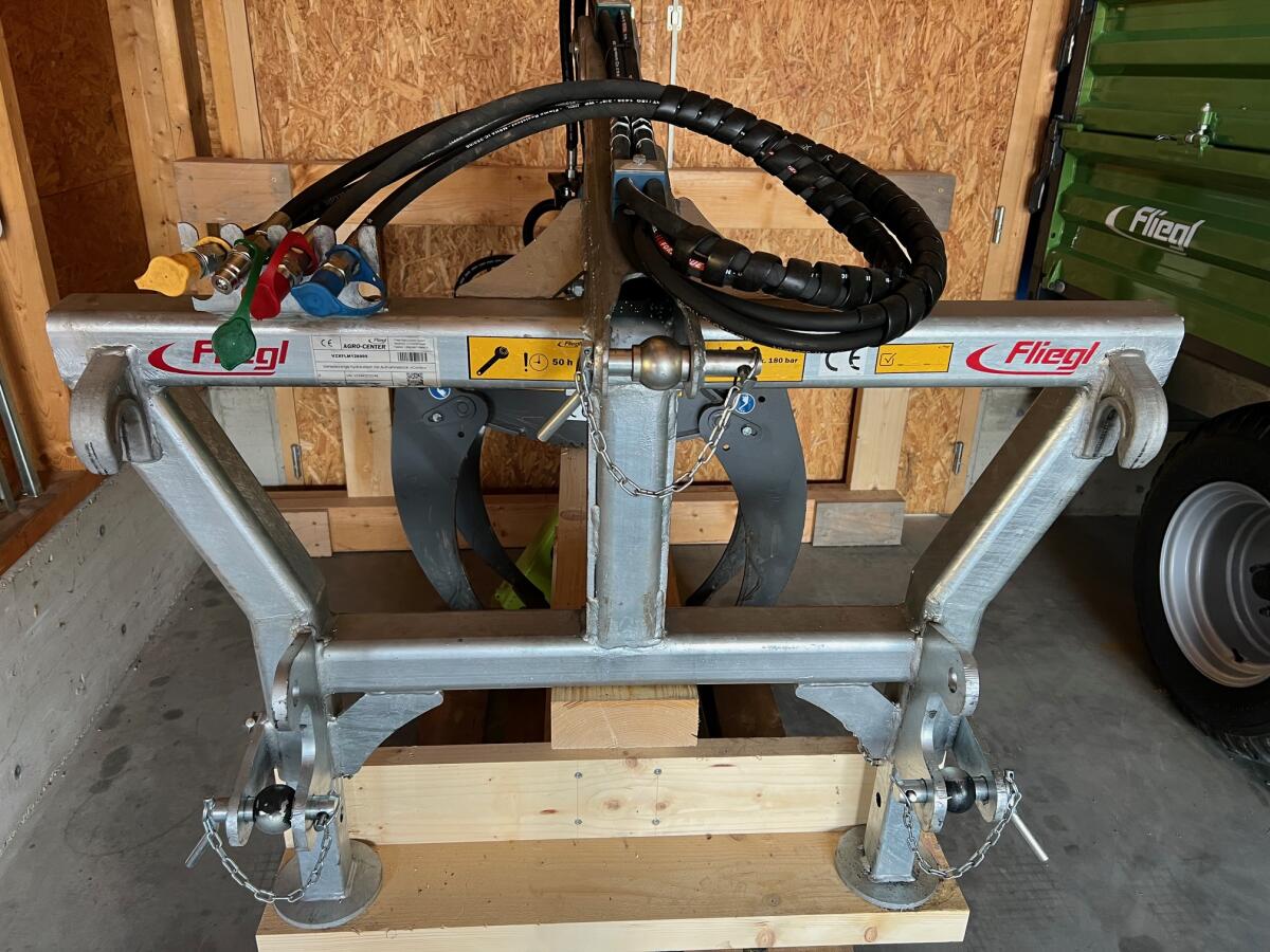 Fliegl Rückezange 130 2