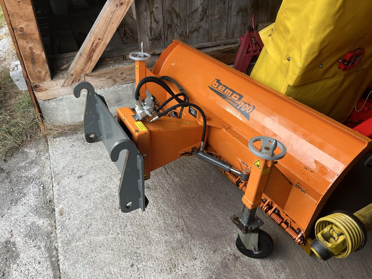 Schneepflug mit Weidemannaufnahme 1