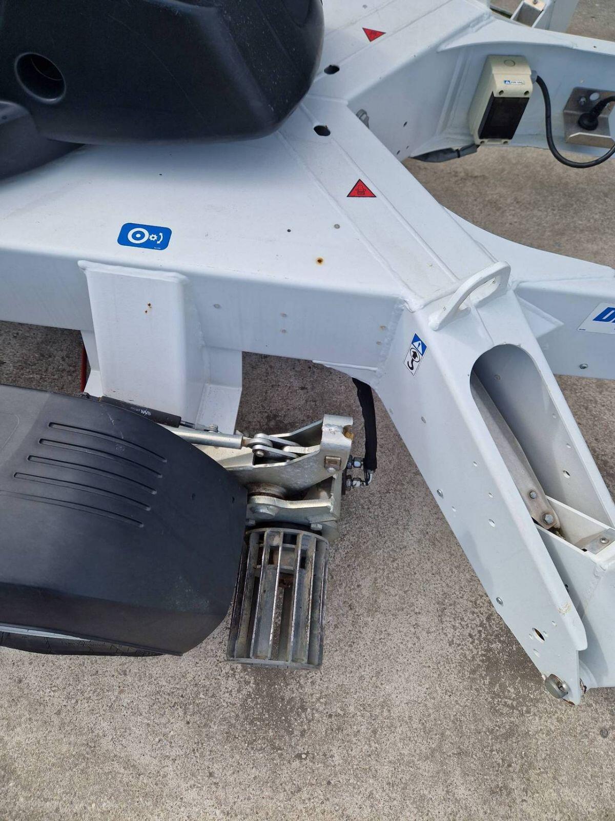 DINO 180T Anhängerarbeitsbühne 2