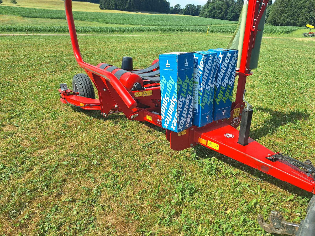 Lely Attis PT 130 Ballenwickler 3