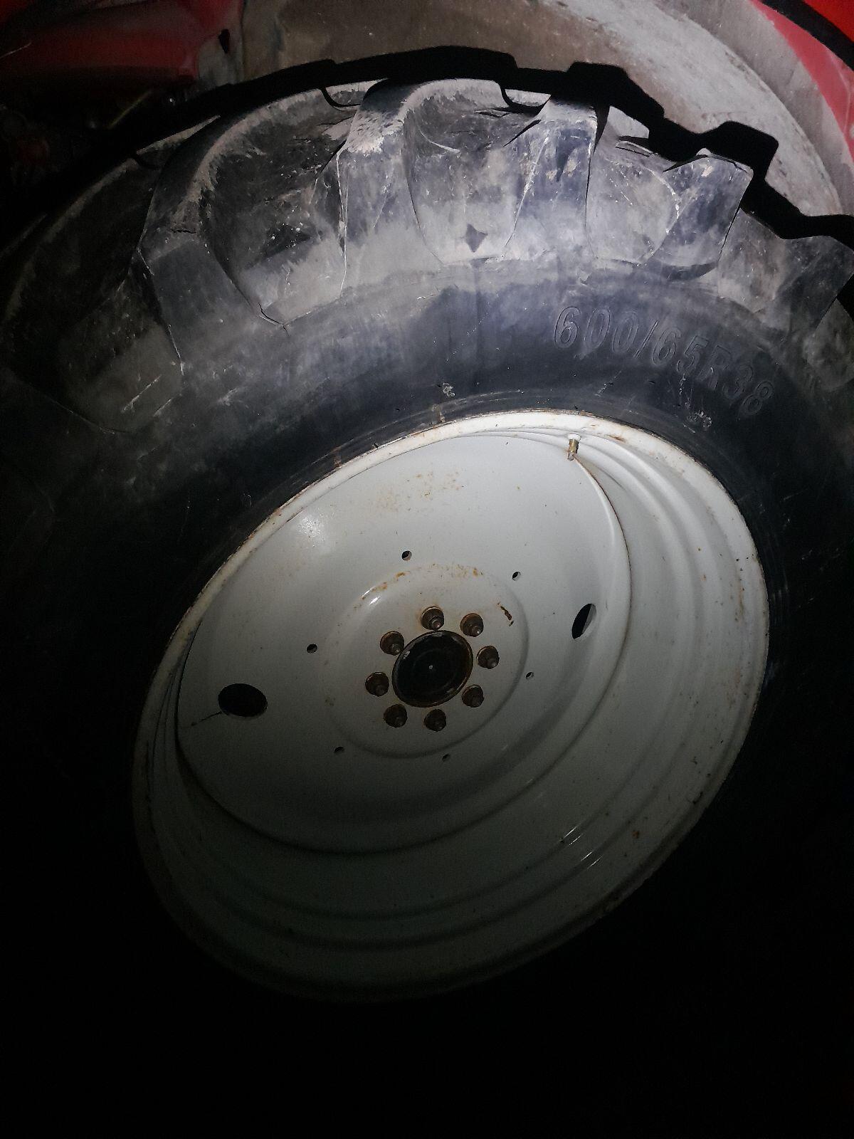 Verkaufe Reifen 600/65-R38 3