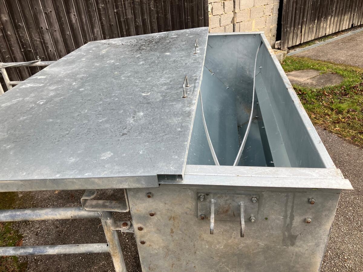 Kraftfutterautomat für Kälber 1