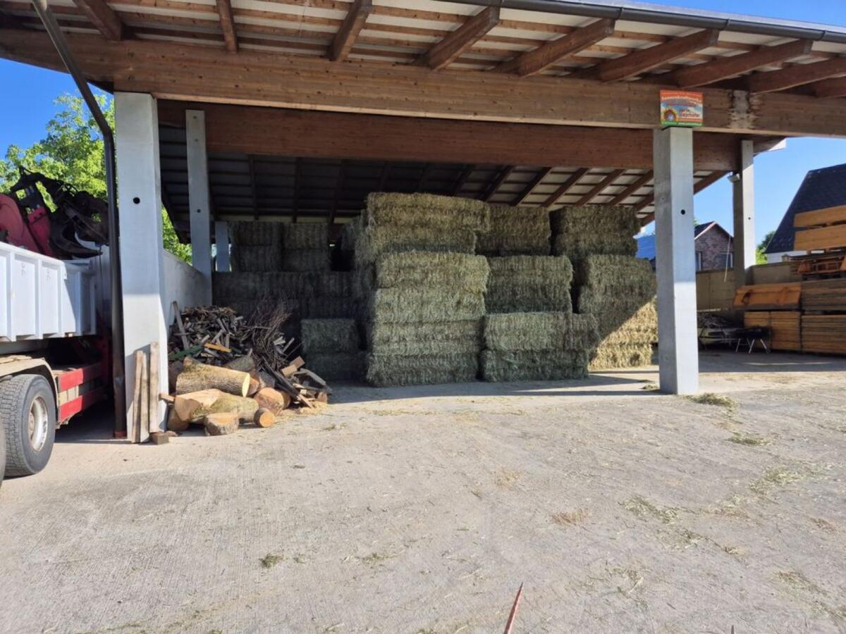 Heu 1. Schnitt Quaderballen 1