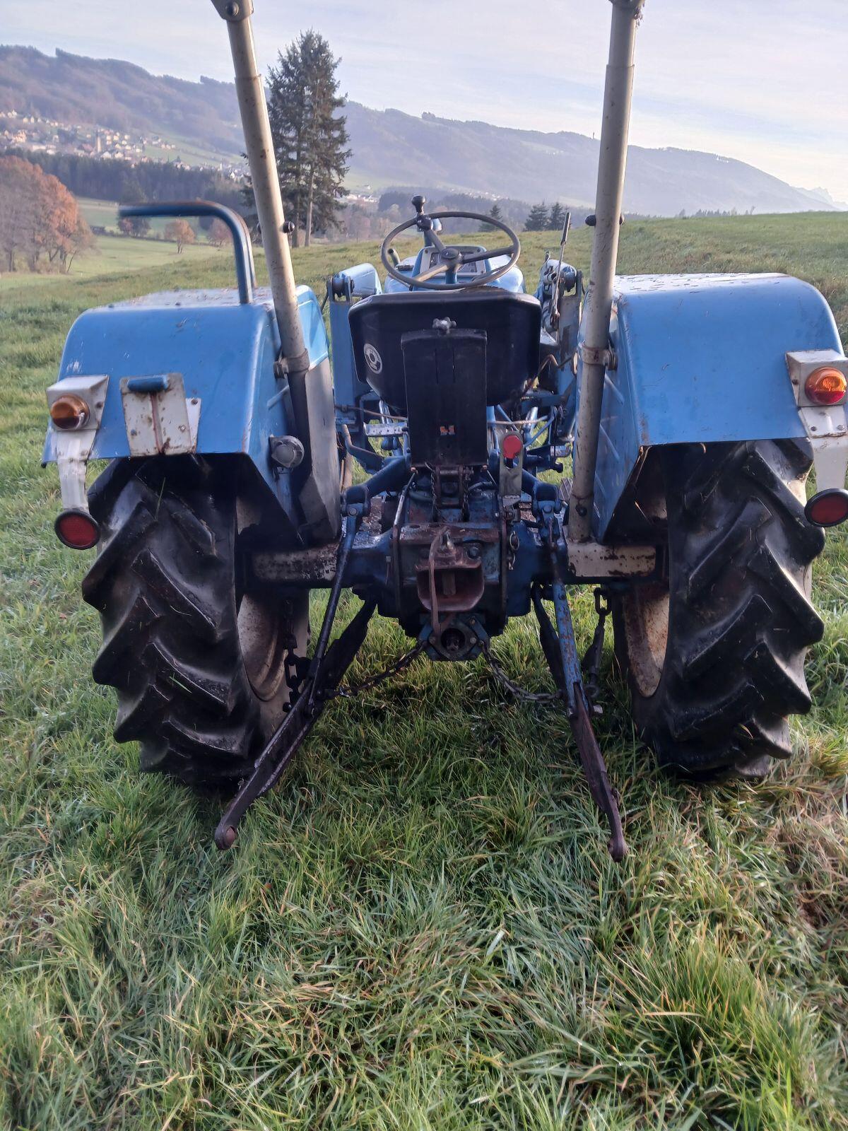 Ford 2000 mit Frontlader 3