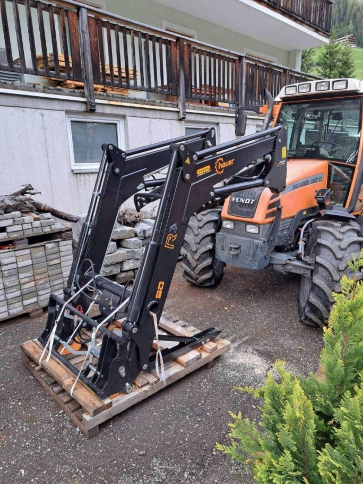 Hauer Frontlader Pom R 90 1