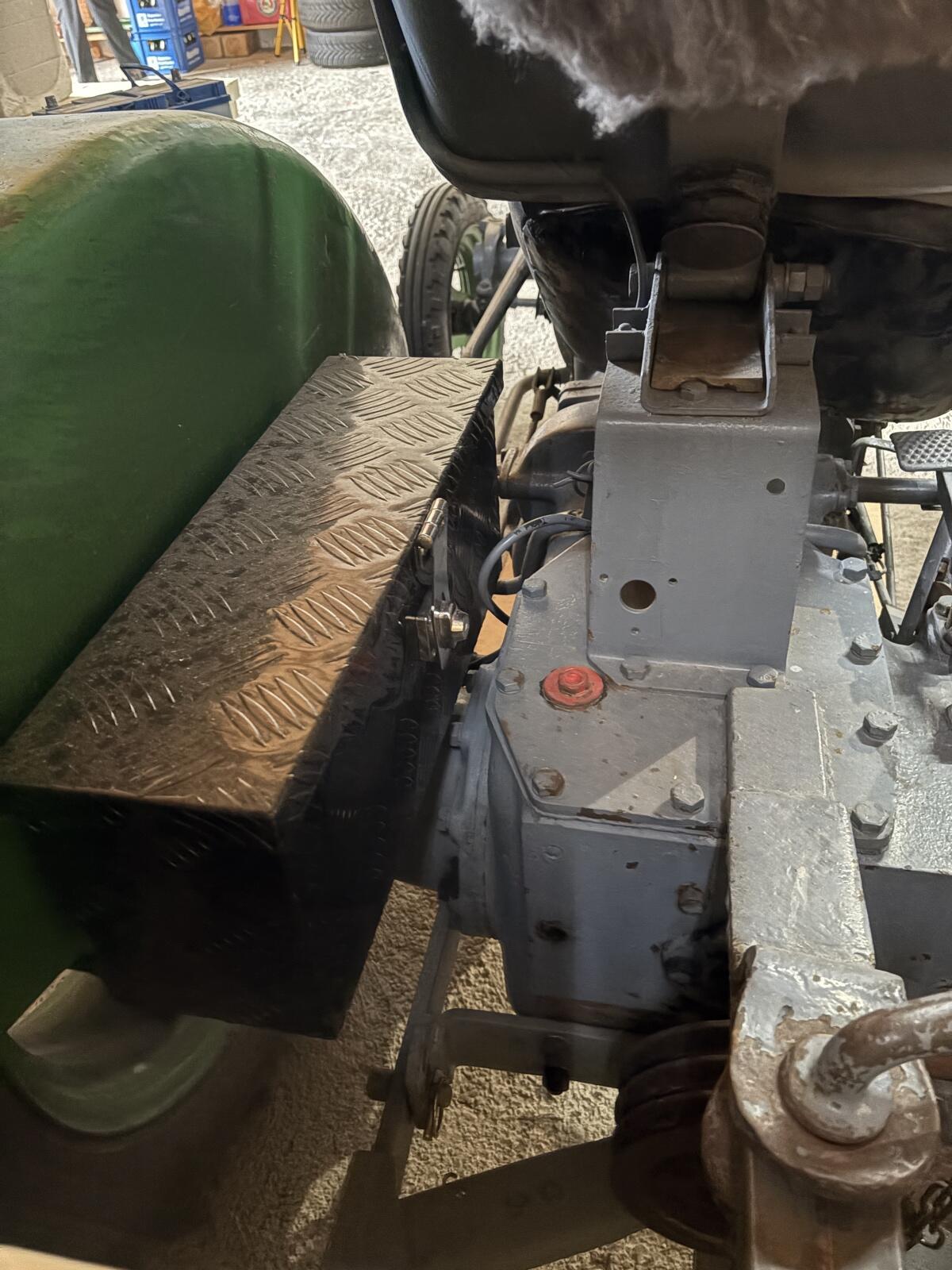 Steyr 80a mit Anhänger und Mähbalken 3