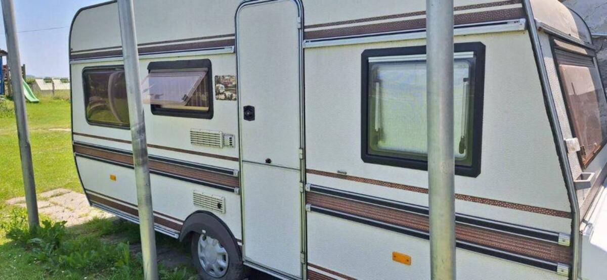 Verkaufe Wohnwagen 2
