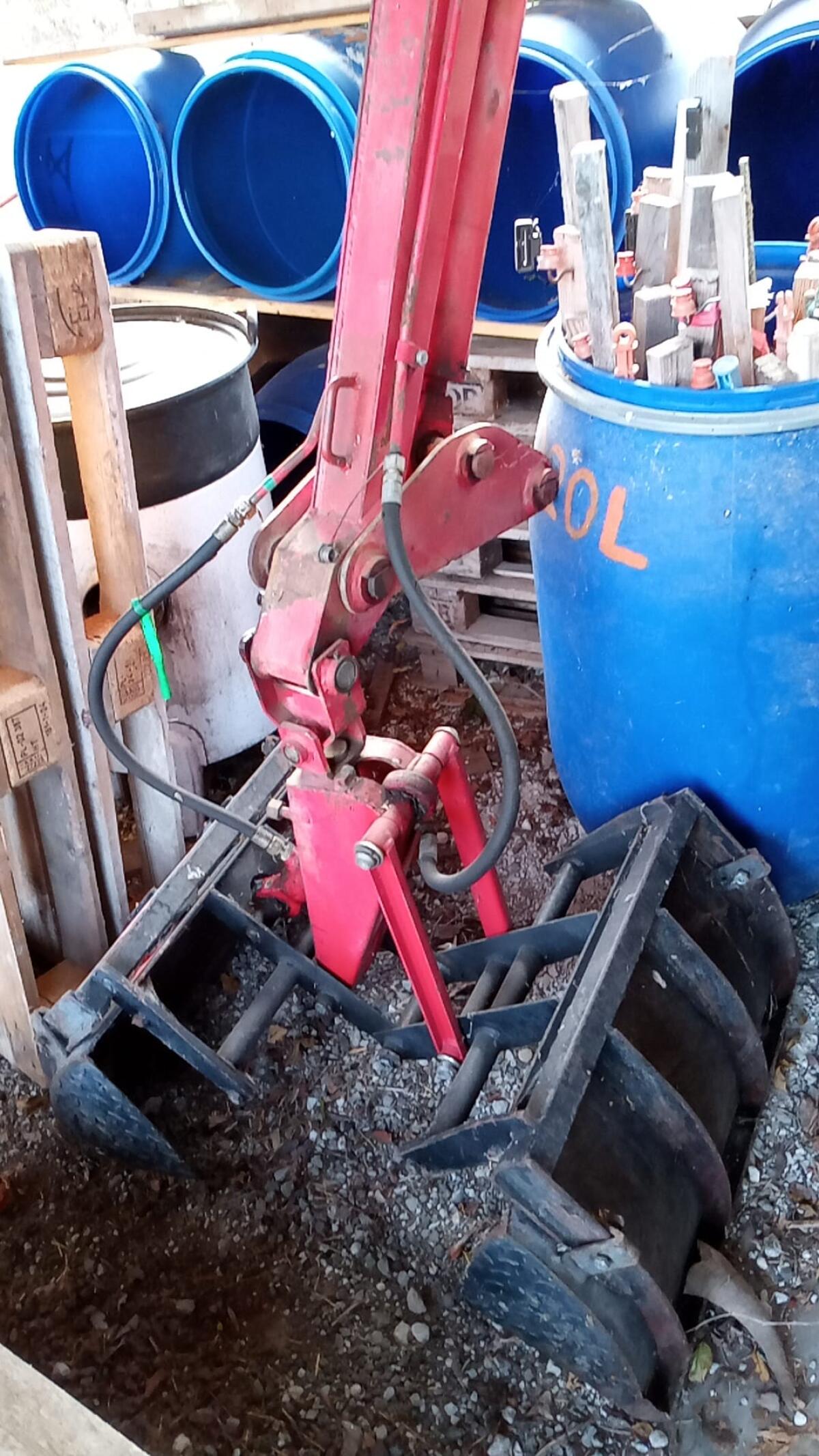 Mistgreifer, Schalengreifer, Heckbagger 2